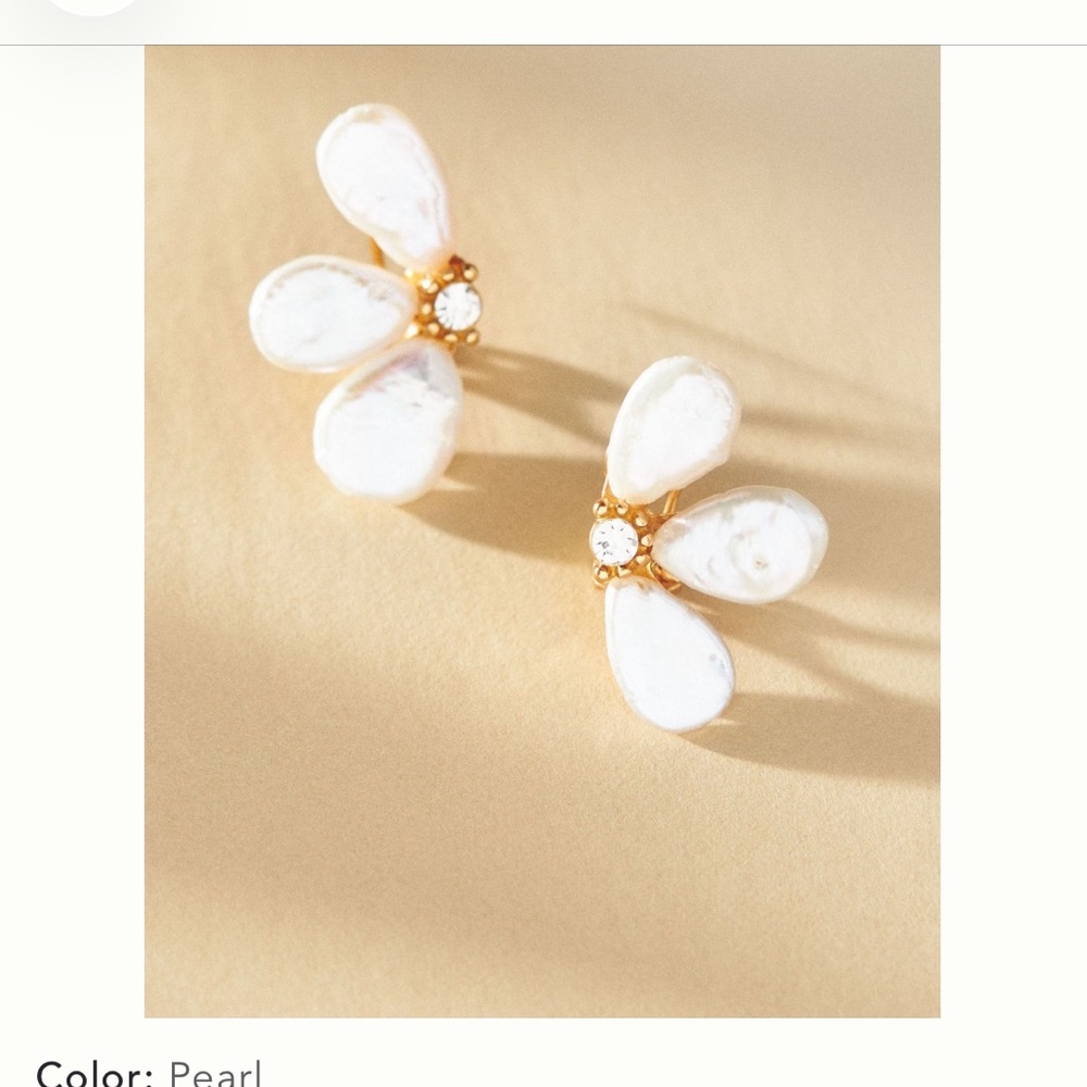 NWT Freshwater Pearl Flower Earrings